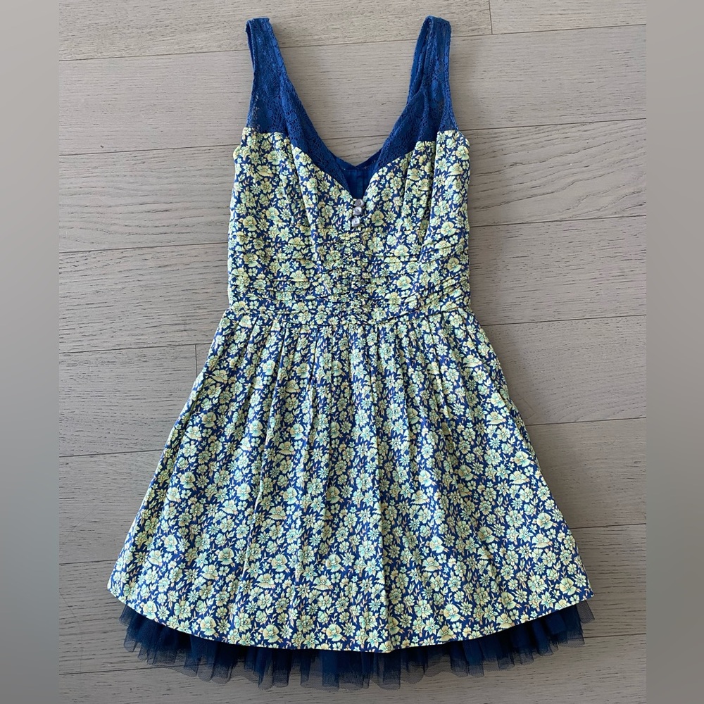FREE PEOPLE Day Dress, sundress, Vintage, lightly worn, fit & flair, lace detail